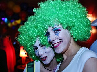 PARTY ZUM HUTBALL EINE WATERLOO PRODUKTION